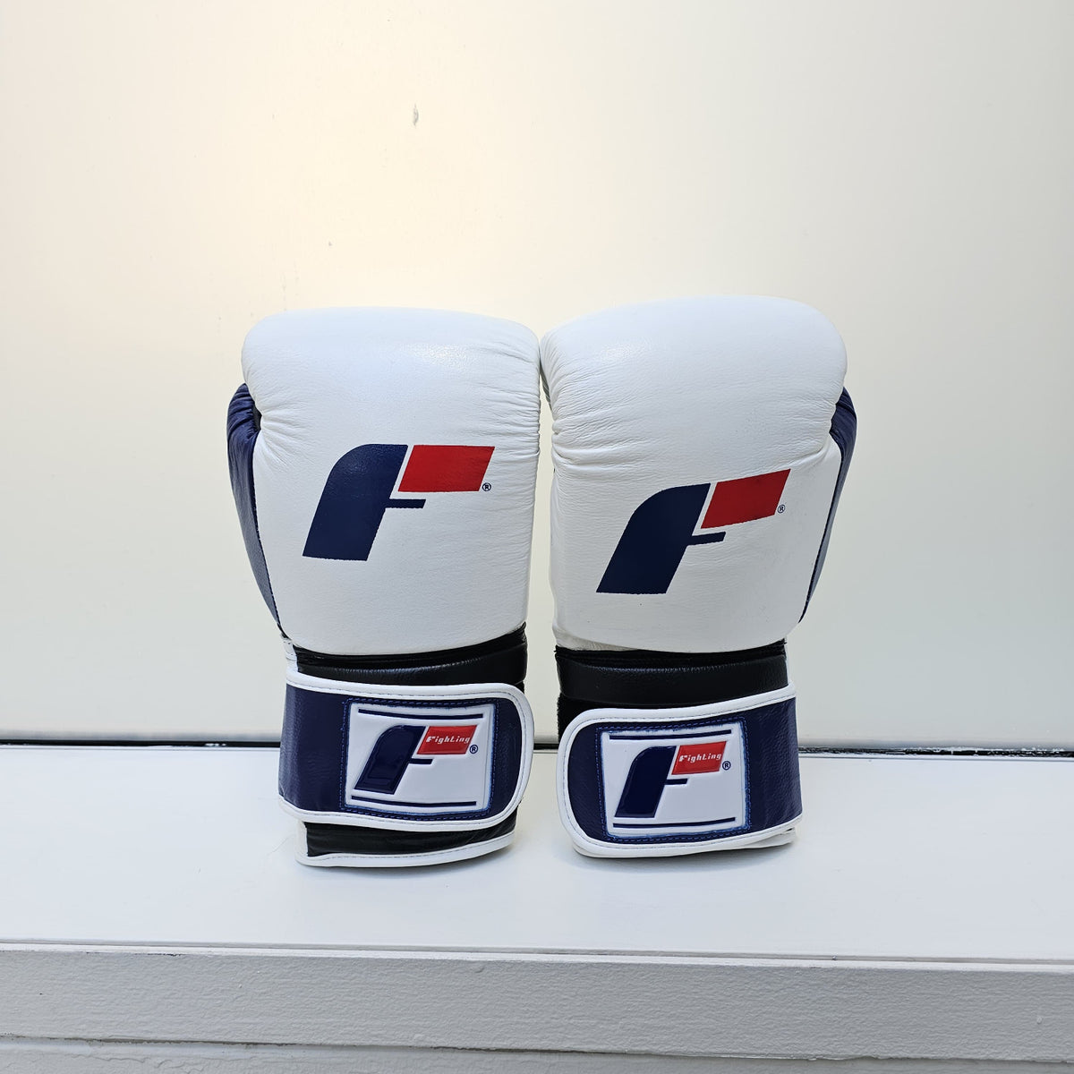 FIGHTING GLOVES FORCE TRAINING LEATHER HOOK & LOOP WHITE/BLUE/BLACK