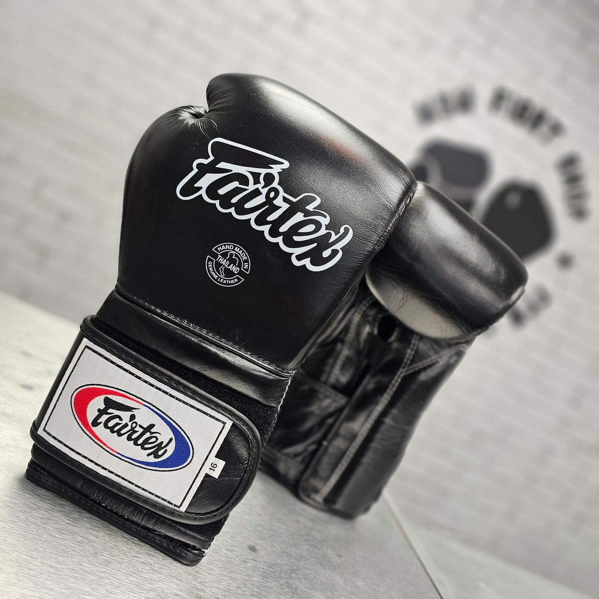 FAIRTEX GLOVES BGV9 LEATHER HOOK & LOOP BLACK