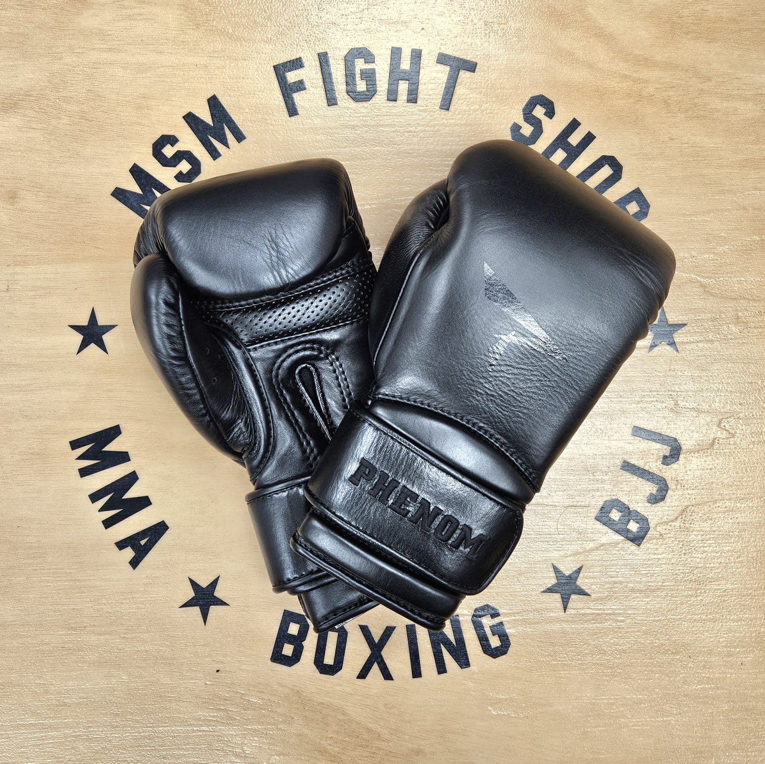 Deals black leather boxing gloves