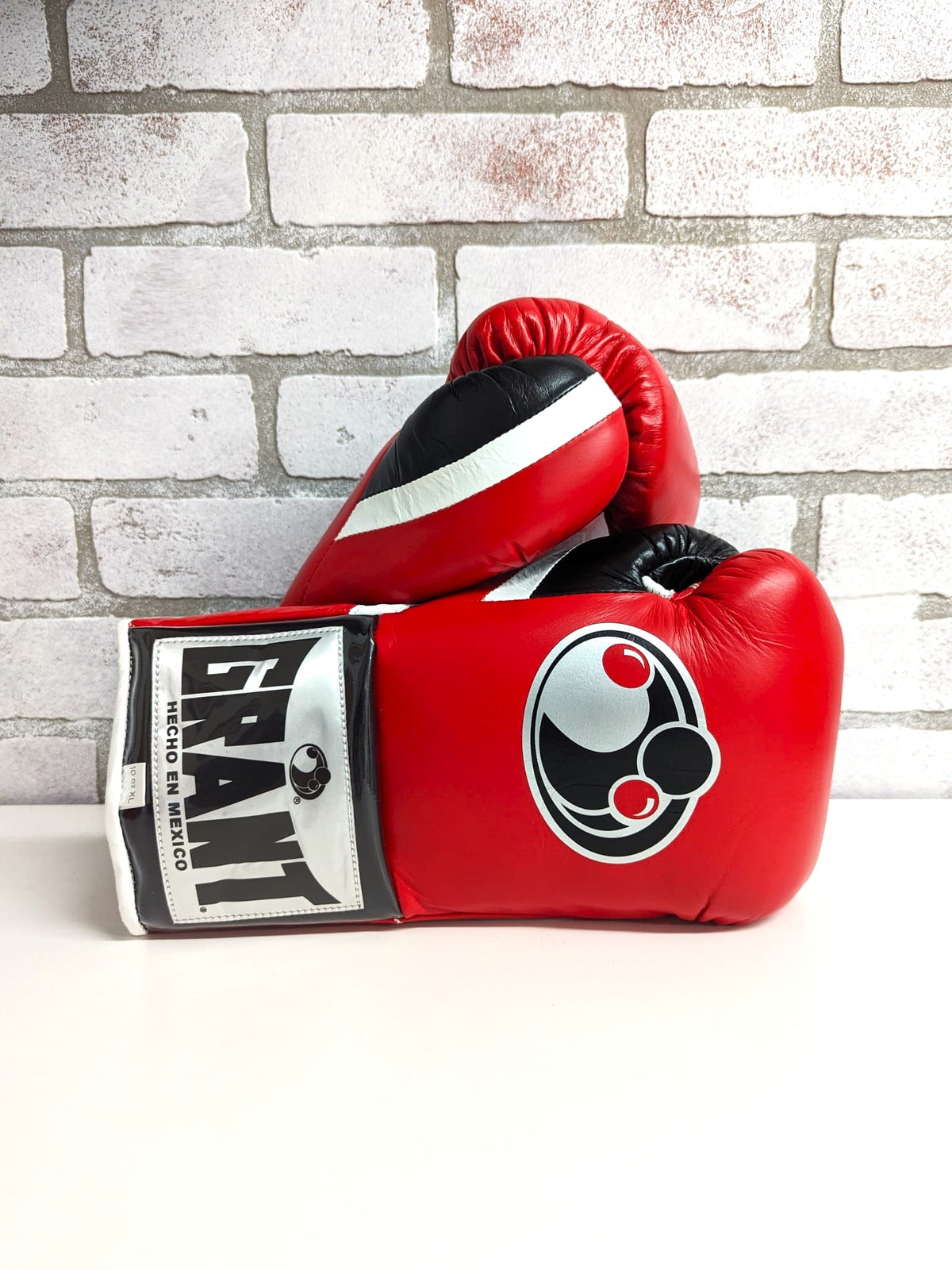 GRANT WORLDWIDE FIGHT GLOVES RED/BLACK/WHITE