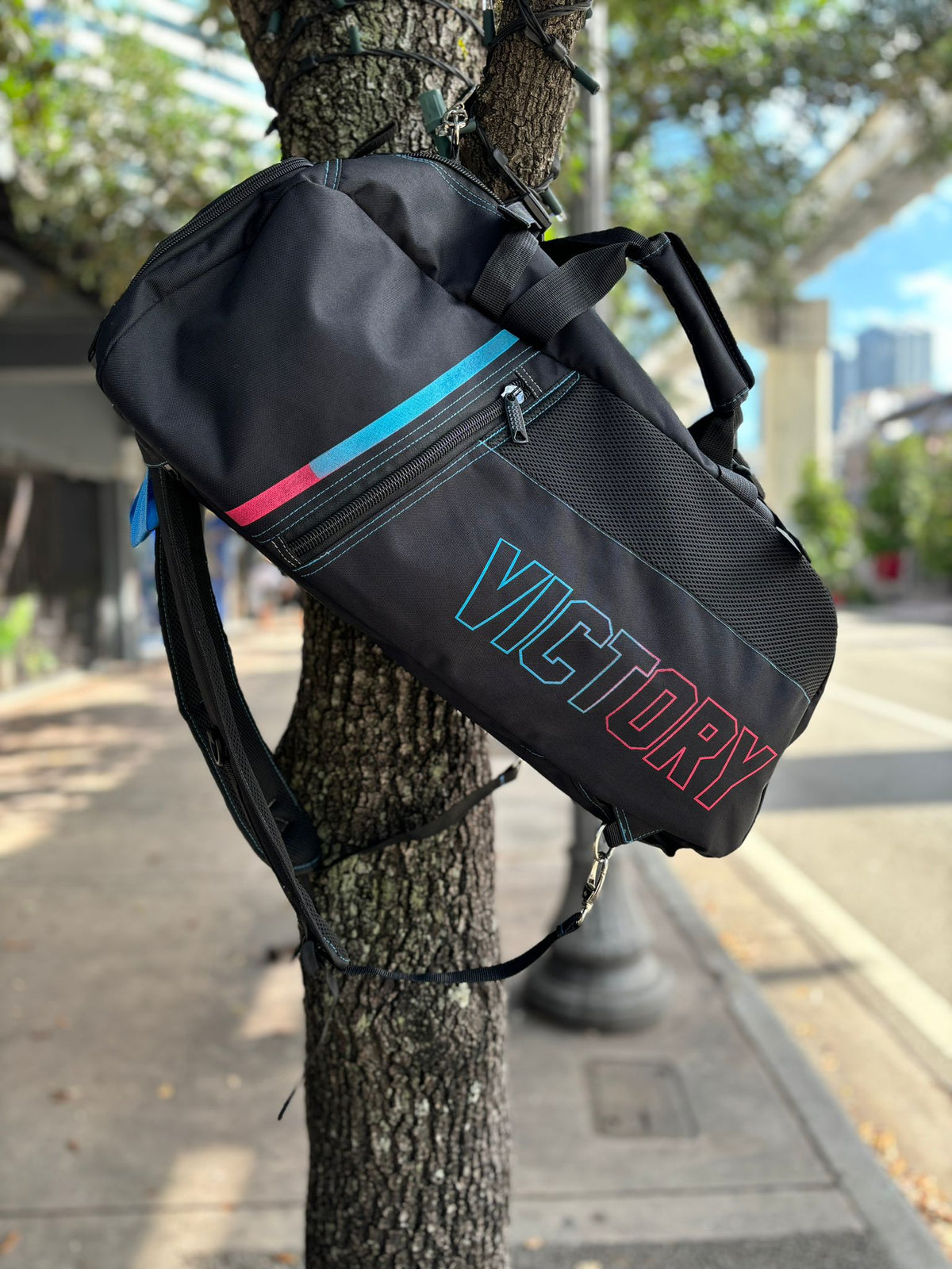 VICTORY BAG CONVERTIBLE BACKPACK VICE BLACK/BLUE/PINK