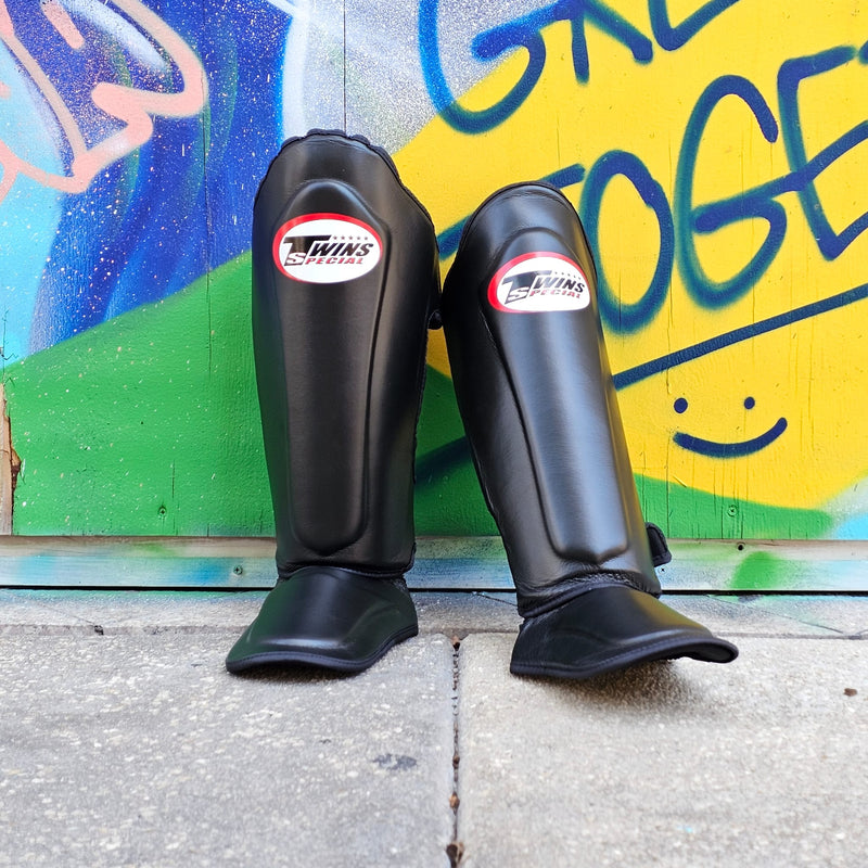 TWINS SHINGUARDS LEATHER BLACK