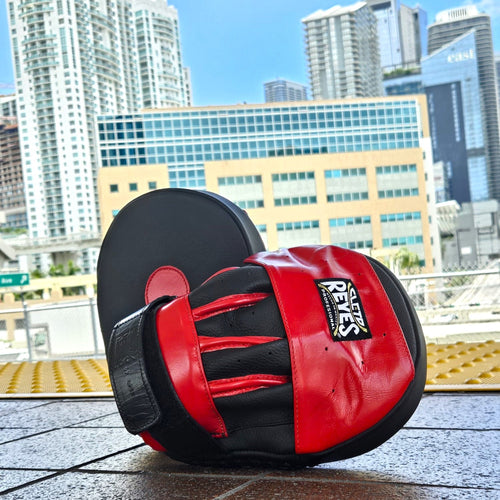 CLETO REYES FOCUS MITTS CURVED MITTS BLACK/RED
