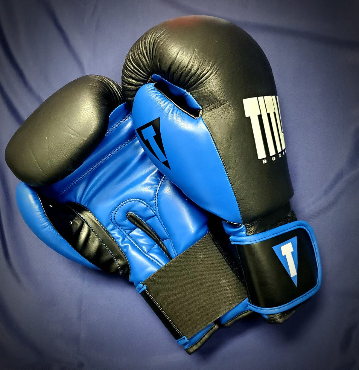 TITLE GLOVES DYNAMIC STRIKE HEAVY BLACK/BLUE